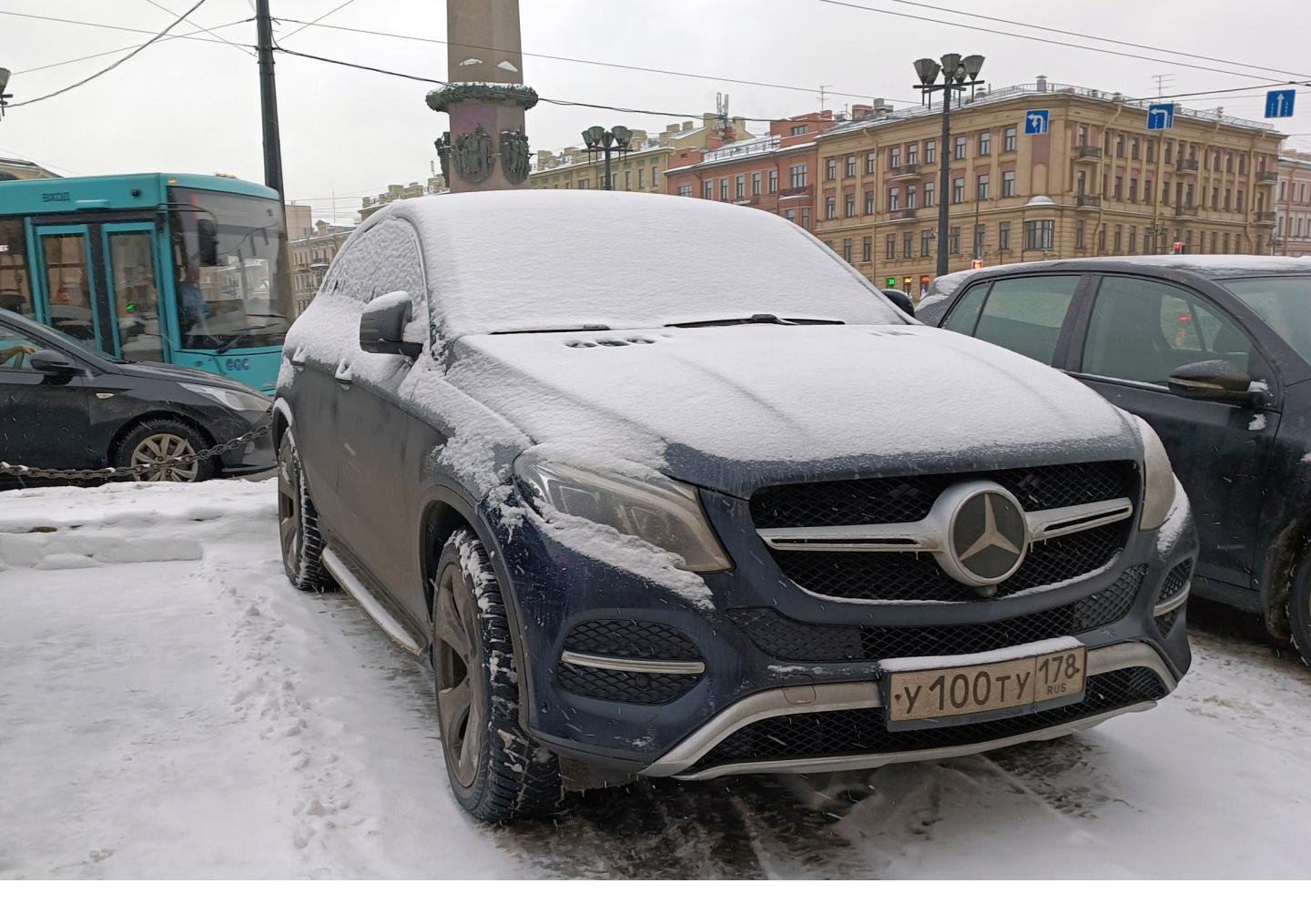 Автомобиль госномер У100ТУ178
