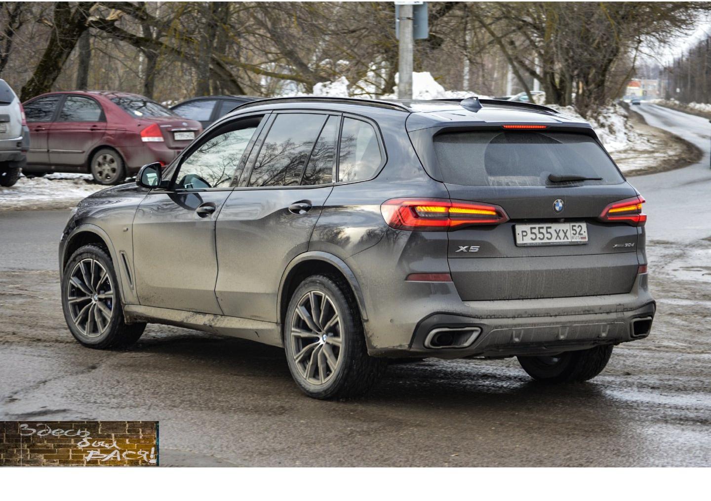 Автомобиль госномер Р555ХХ52