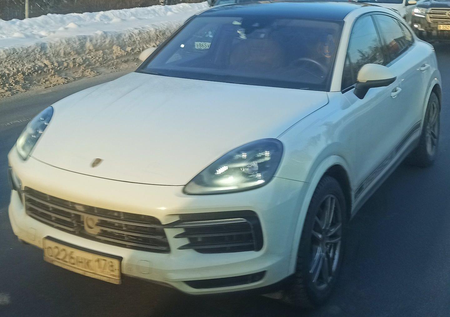 Автомобиль госномер О226НК178