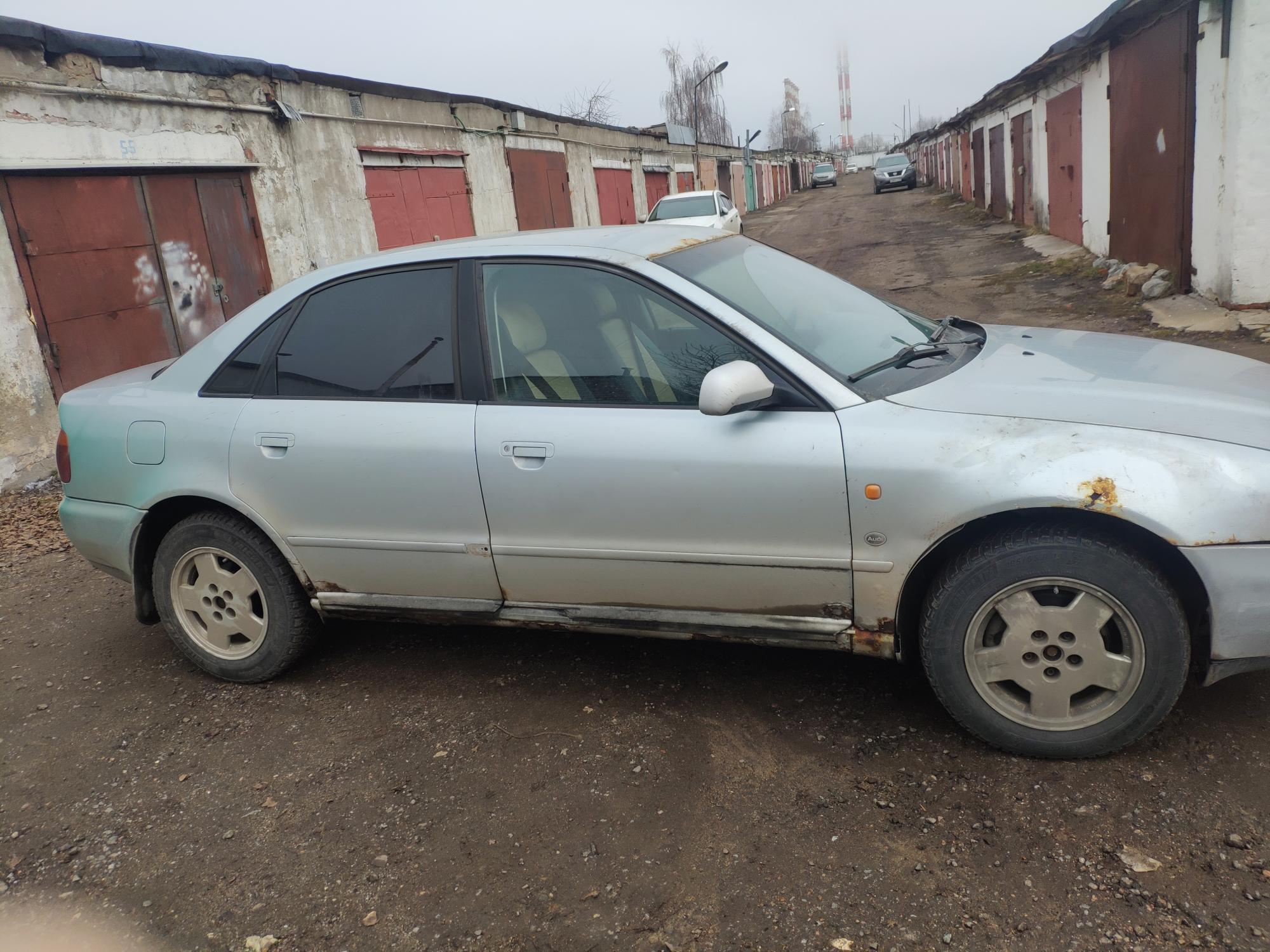 Автомобиль госномер Е472ХХ799