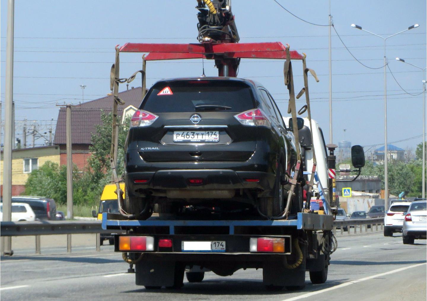 Автомобиль госномер Р463ТТ174