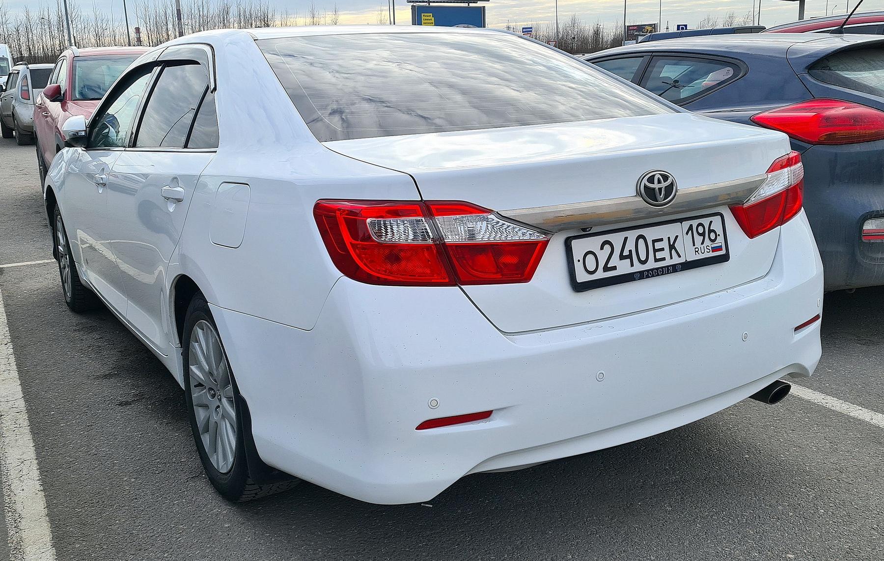 Автомобиль госномер О240ЕК196