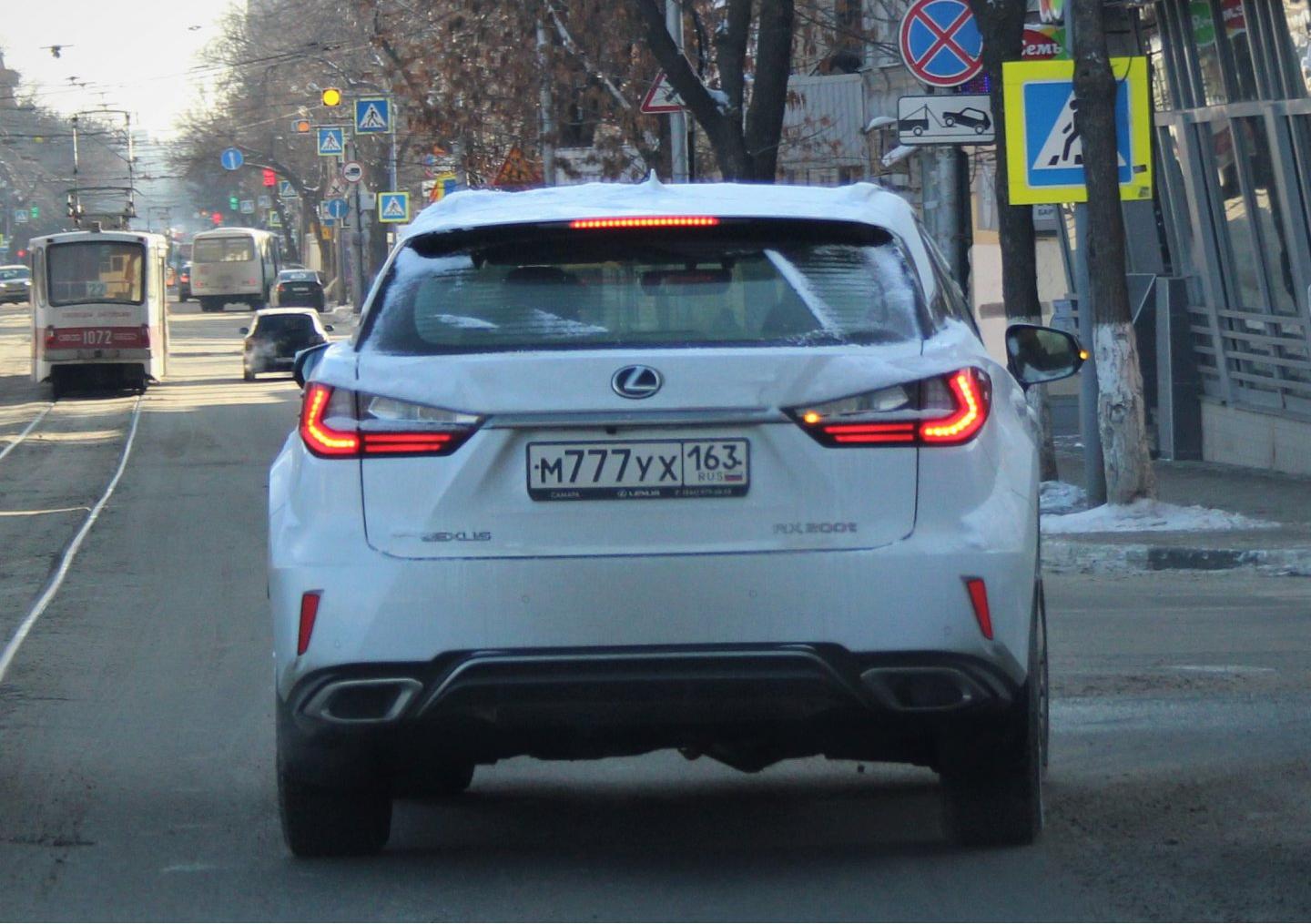Автомобиль госномер М777УХ163