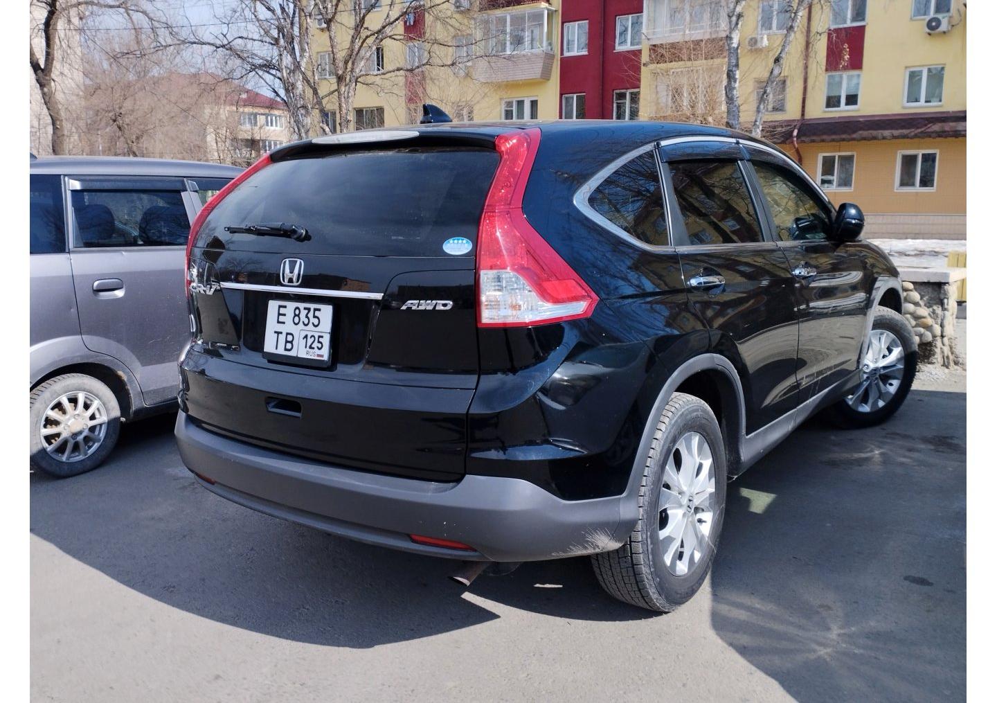 Автомобиль госномер Е835ТВ125