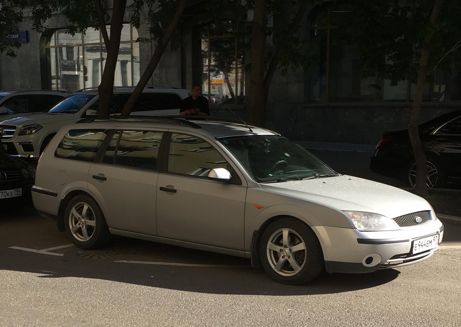 Автомобиль госномер Е944ЕМ97