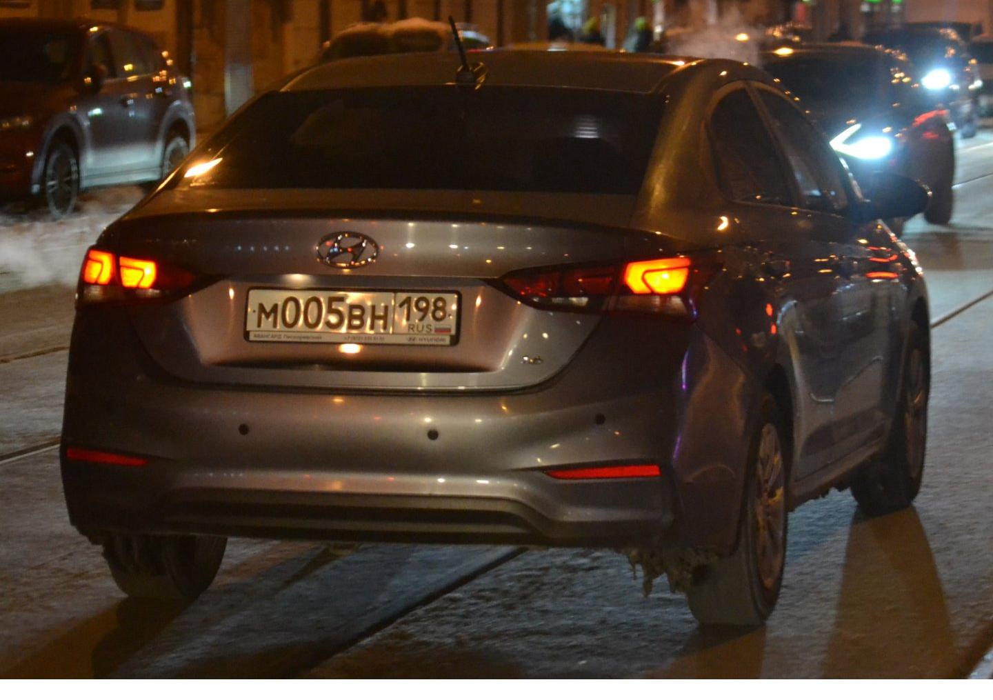 Автомобиль госномер М005ВН198