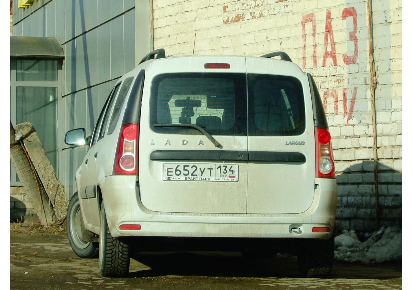 Автомобиль госномер Е652УТ134