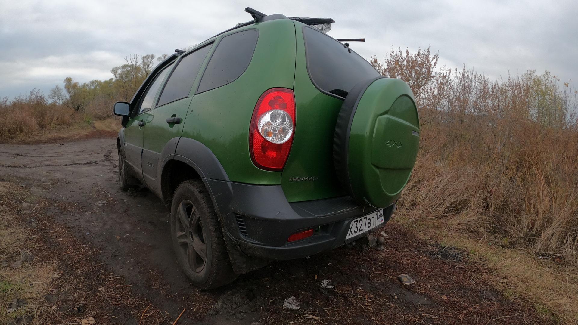 Автомобиль госномер Х327ВТ16