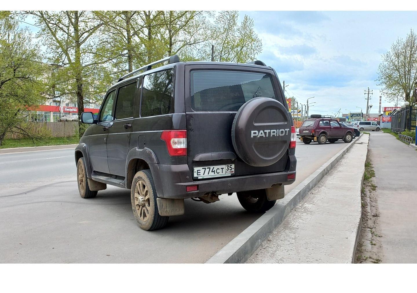 Автомобиль госномер Е774СТ35