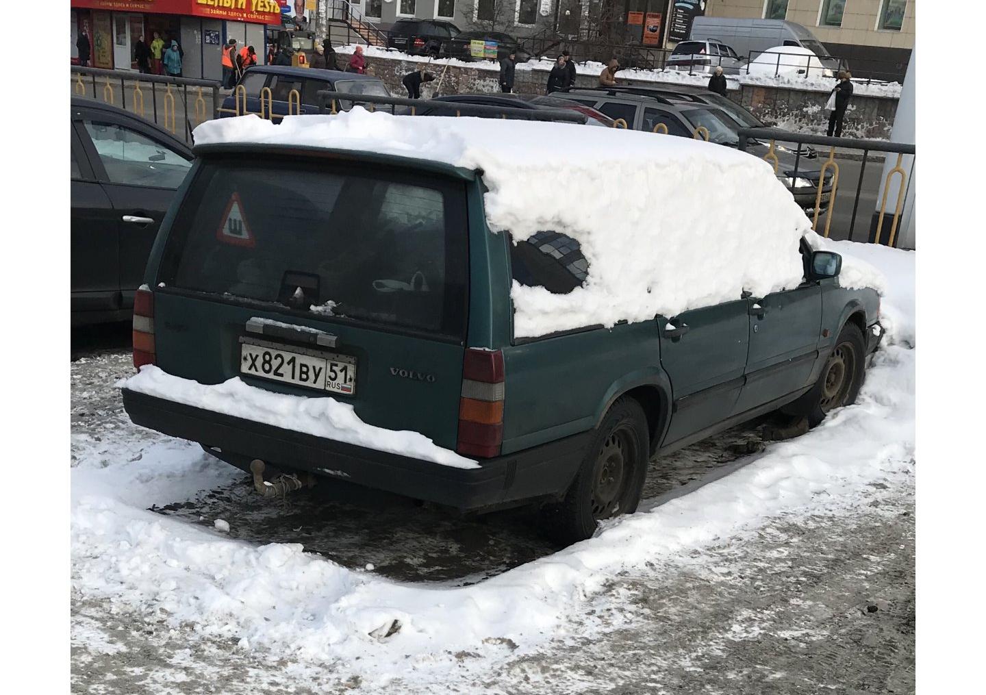 Автомобиль госномер Х821ВУ51