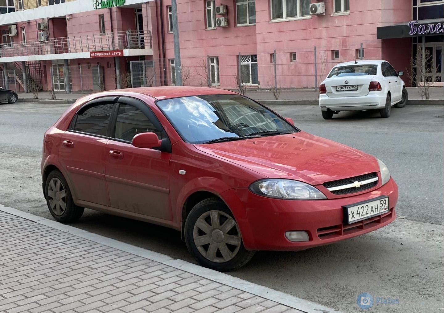 Автомобиль госномер Х422АН59