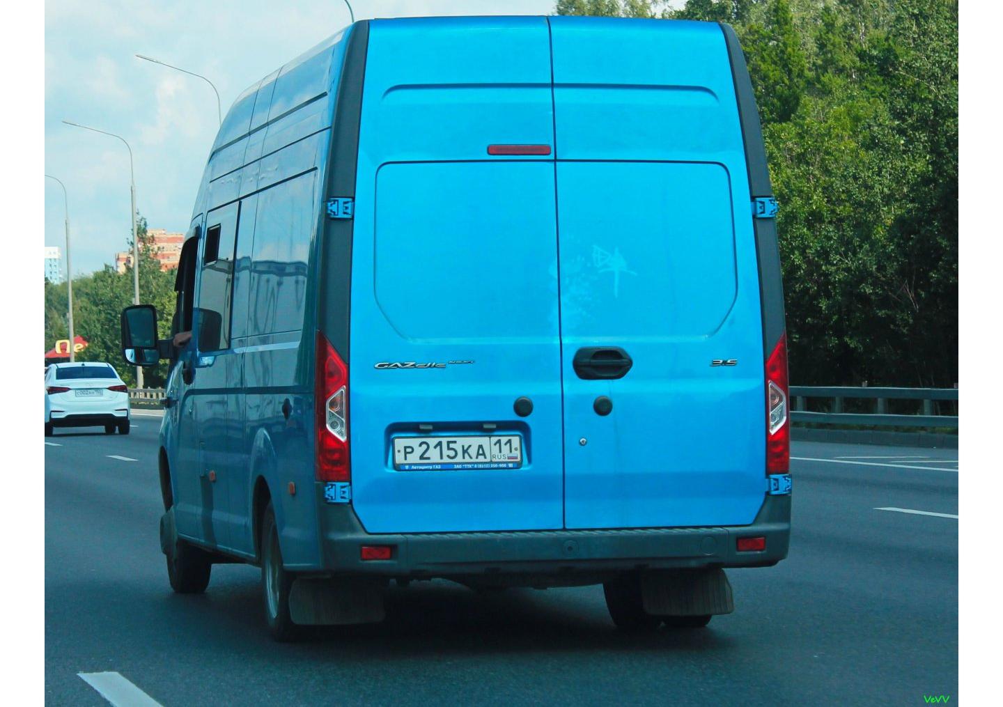 Автомобиль госномер Р215КА11