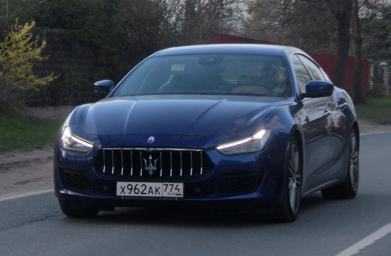 Автомобиль госномер Х962АК774