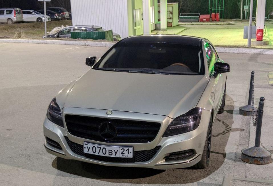 Автомобиль госномер У070ВУ21