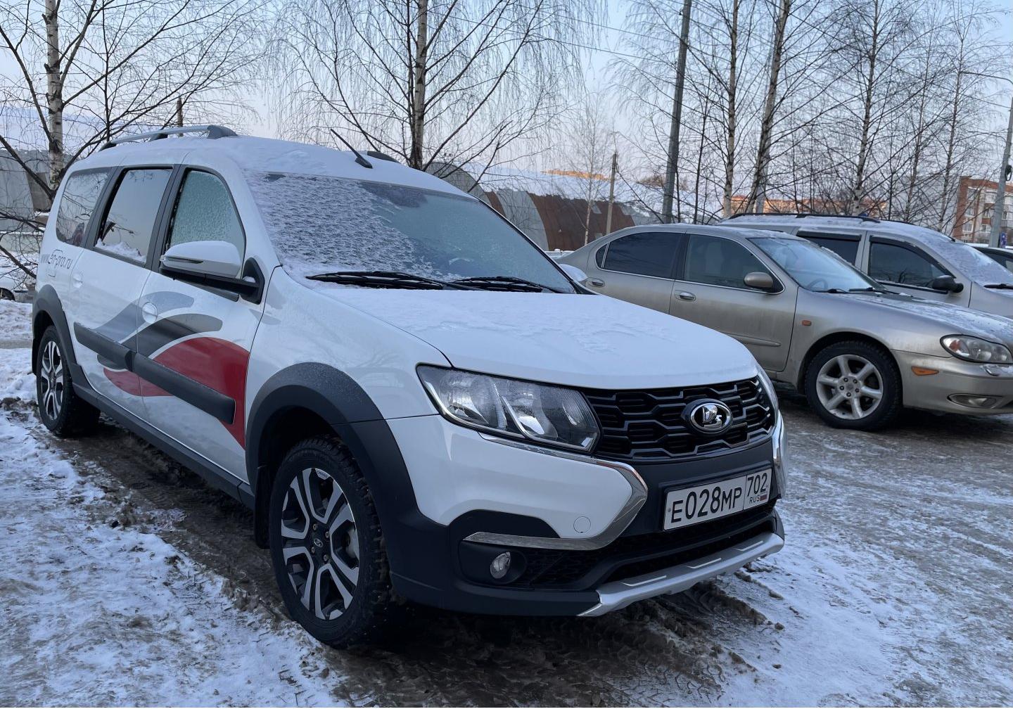 Автомобиль госномер Е028МР702