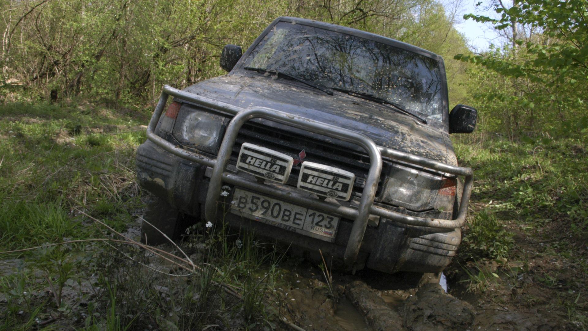 Автомобиль госномер В590ВЕ123