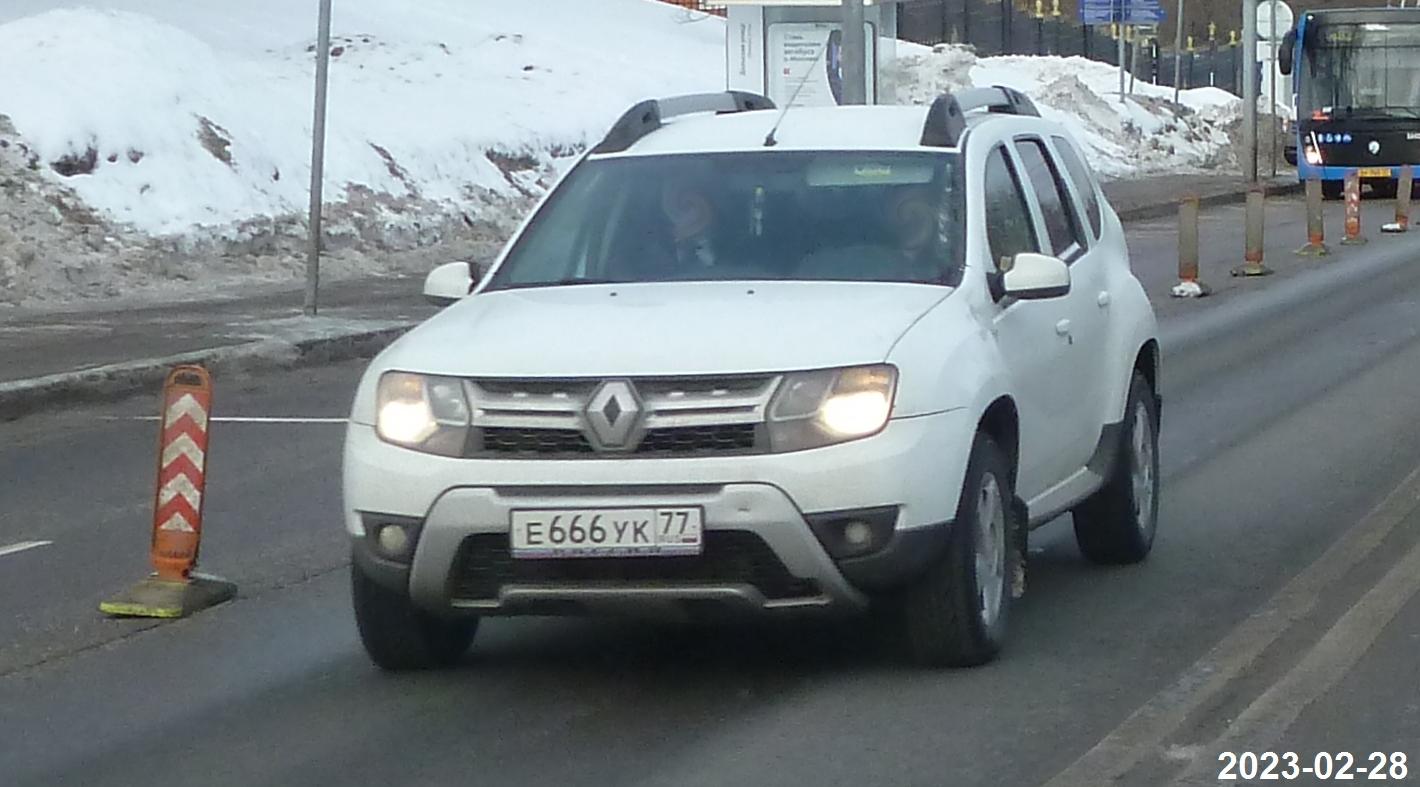 Автомобиль госномер Е666УК77