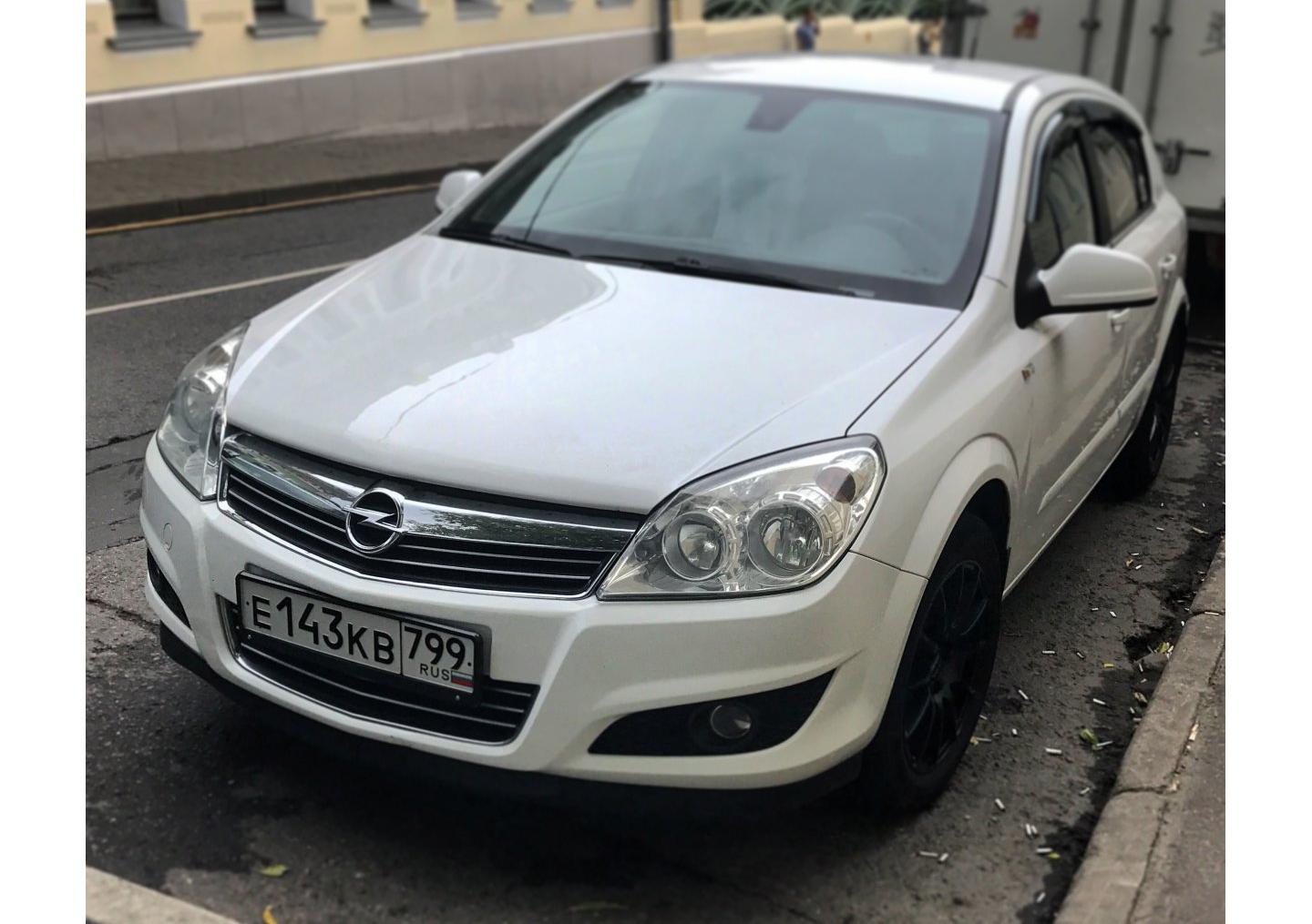 Автомобиль госномер Е143КВ799