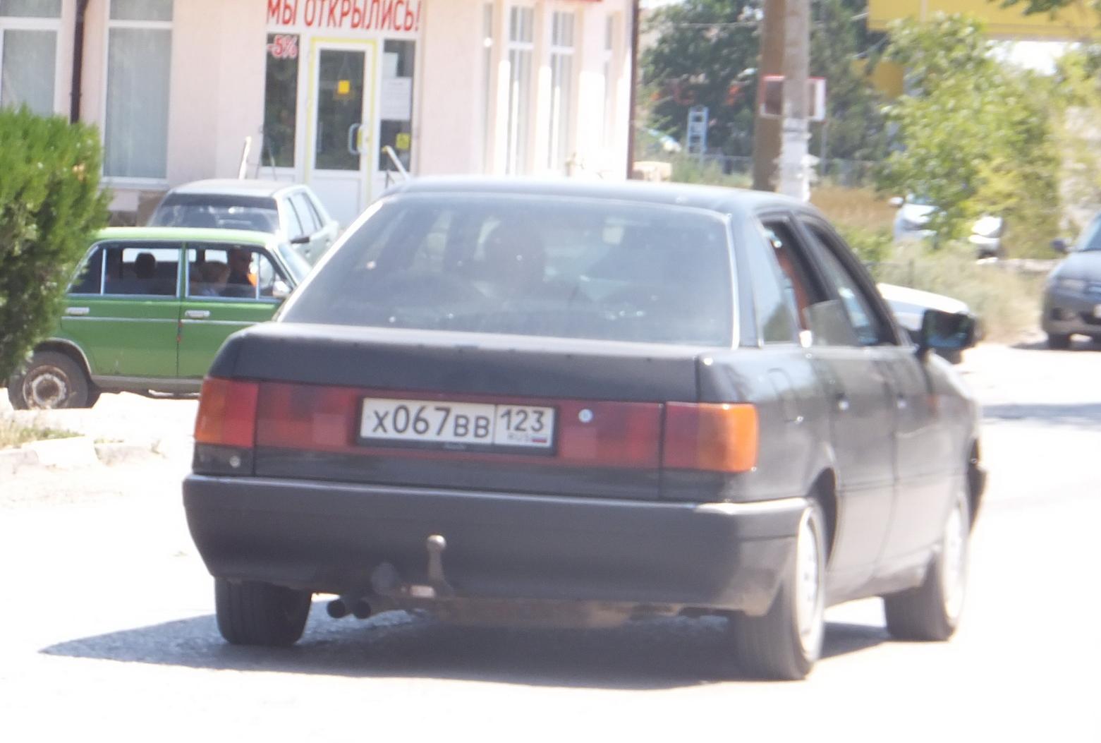 Автомобиль госномер Х067ВВ123
