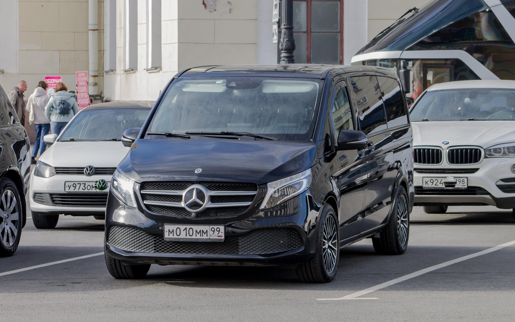Автомобиль госномер М010ММ99