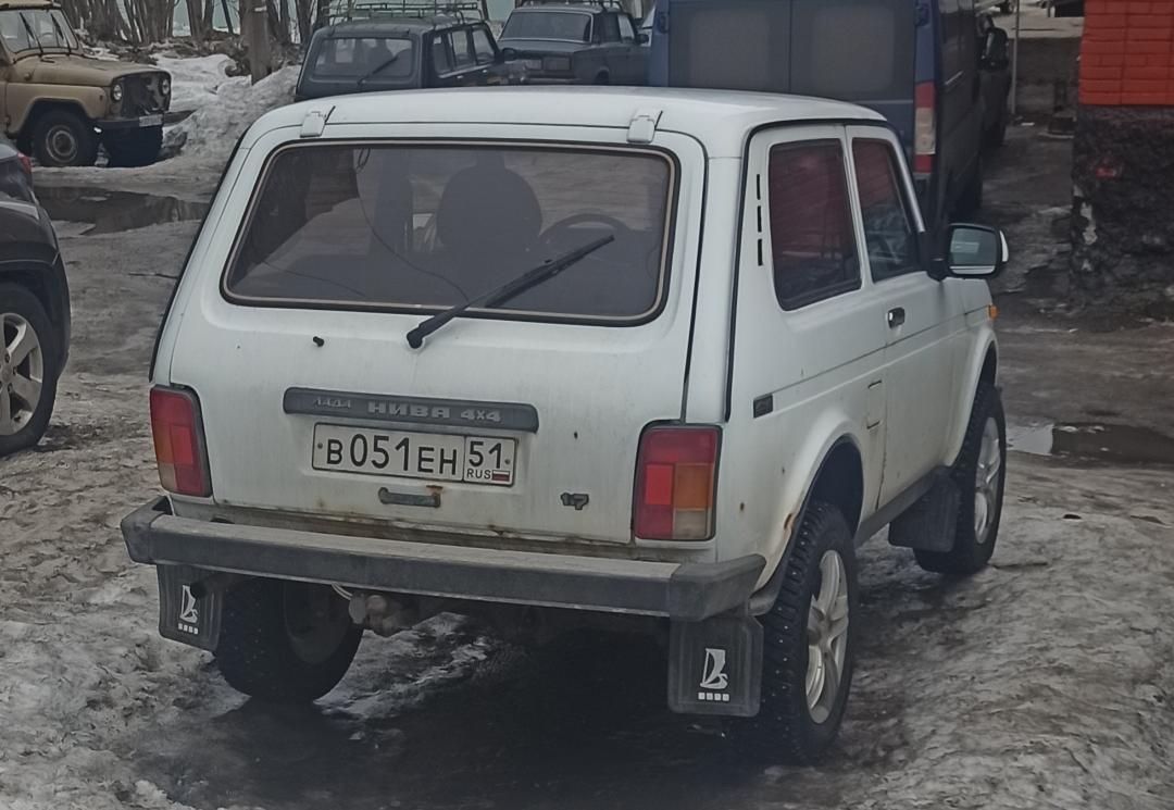 Автомобиль госномер В051ЕН51