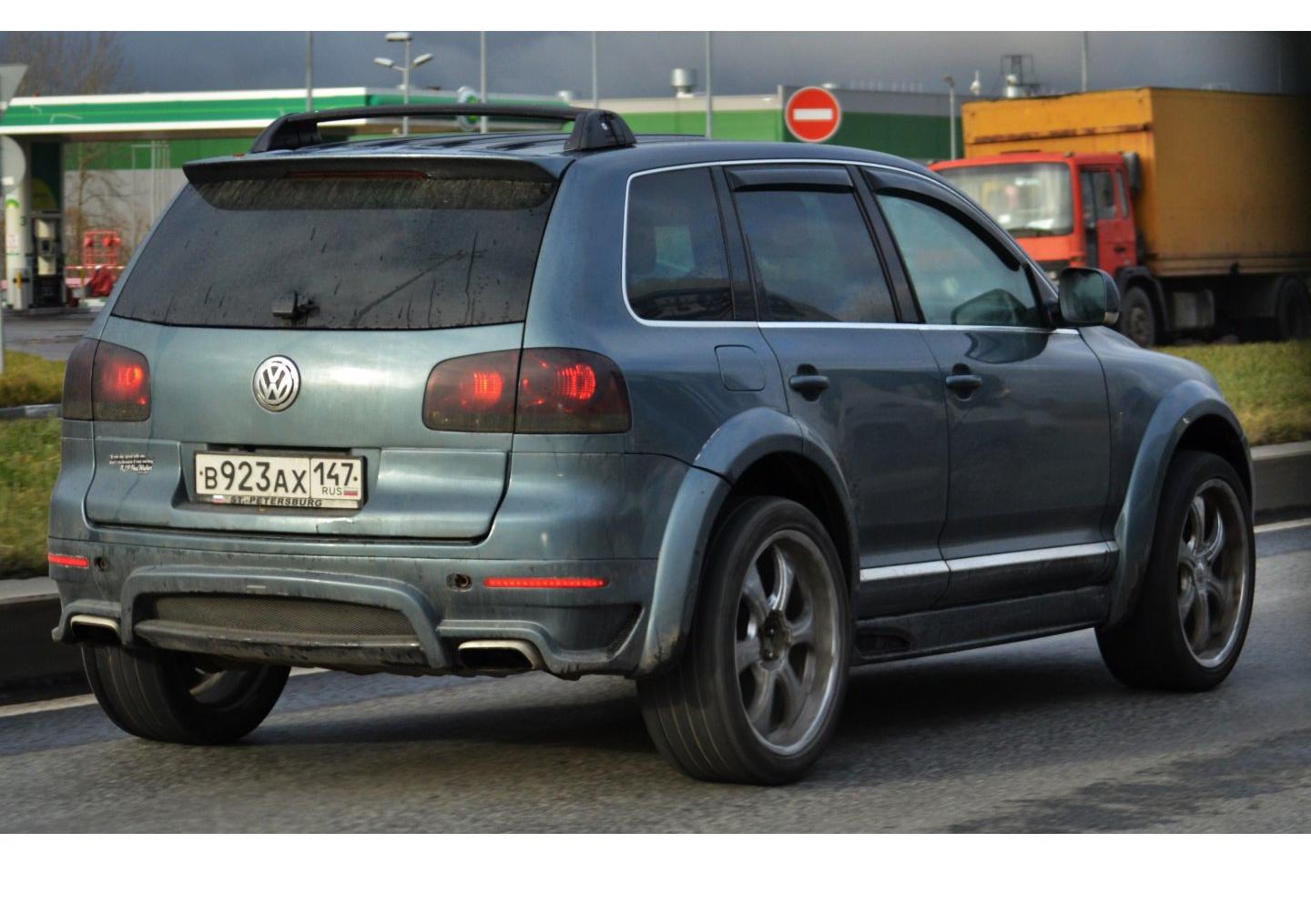 Автомобиль госномер В923АХ147