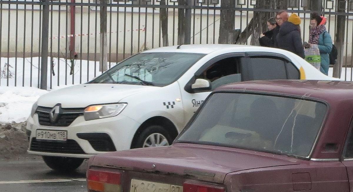 Автомобиль госномер Р910МВ198