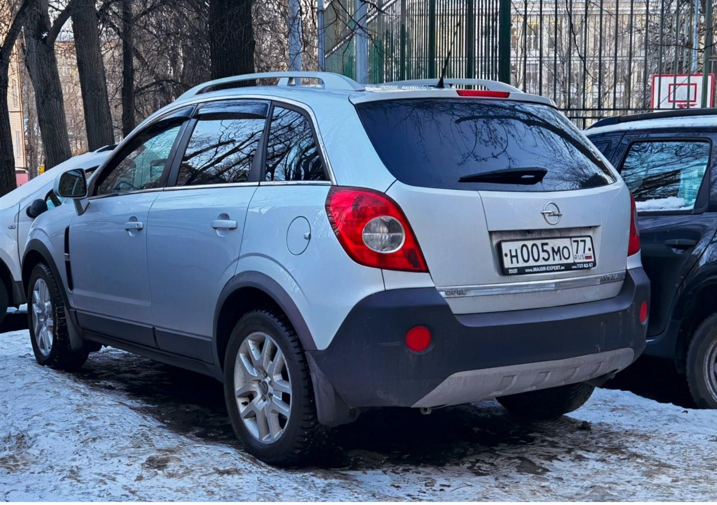 Автомобиль госномер Н005МО77