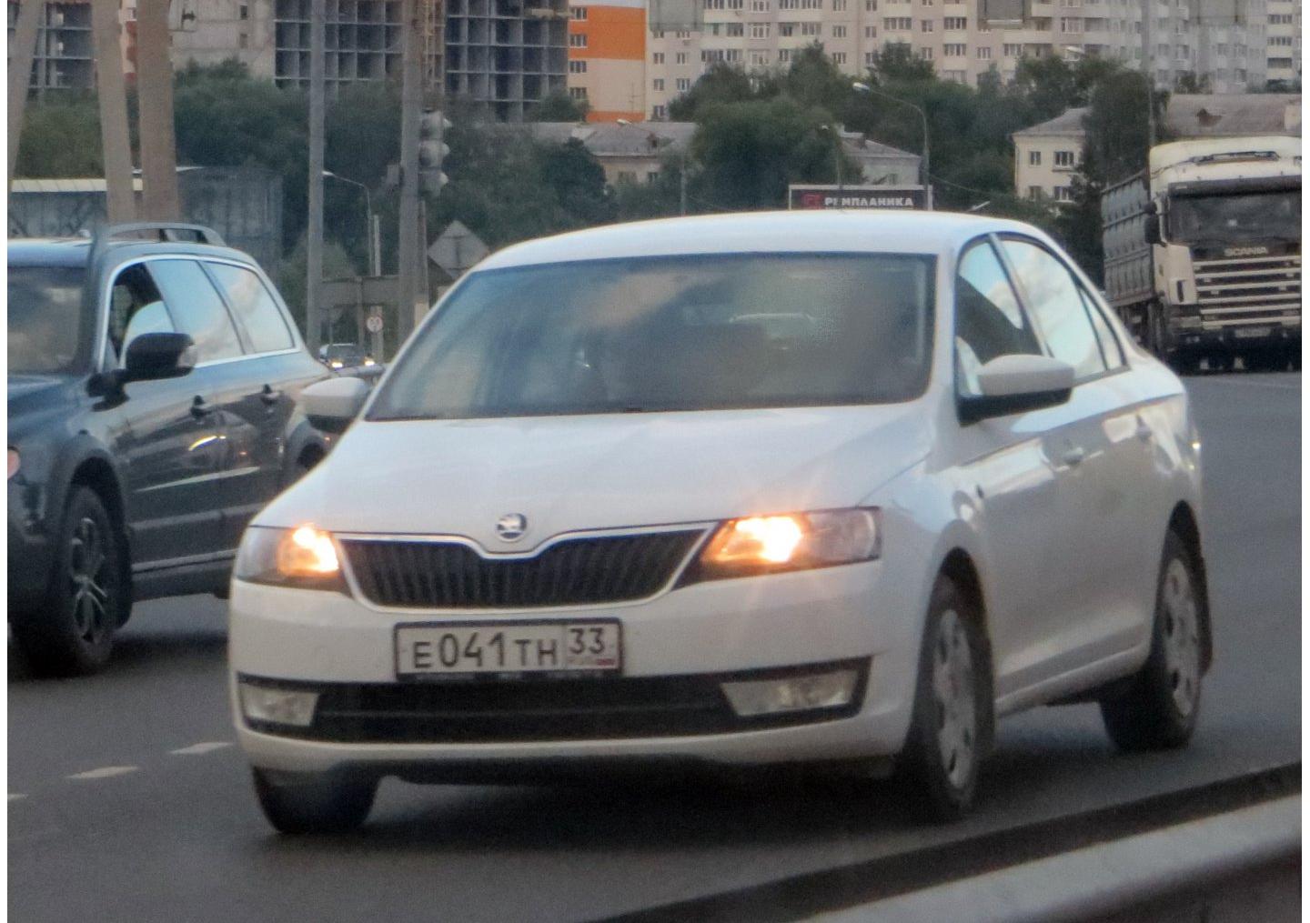 Автомобиль госномер Е041ТН33