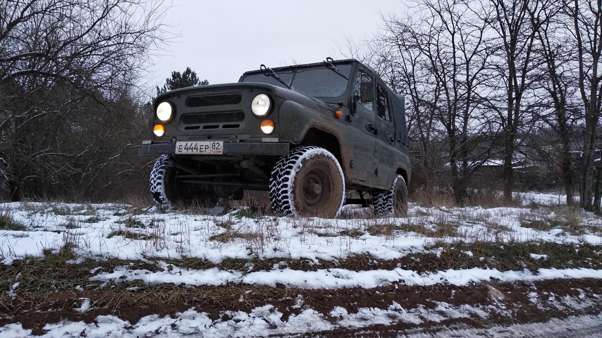 Автомобиль госномер Е444ЕР82