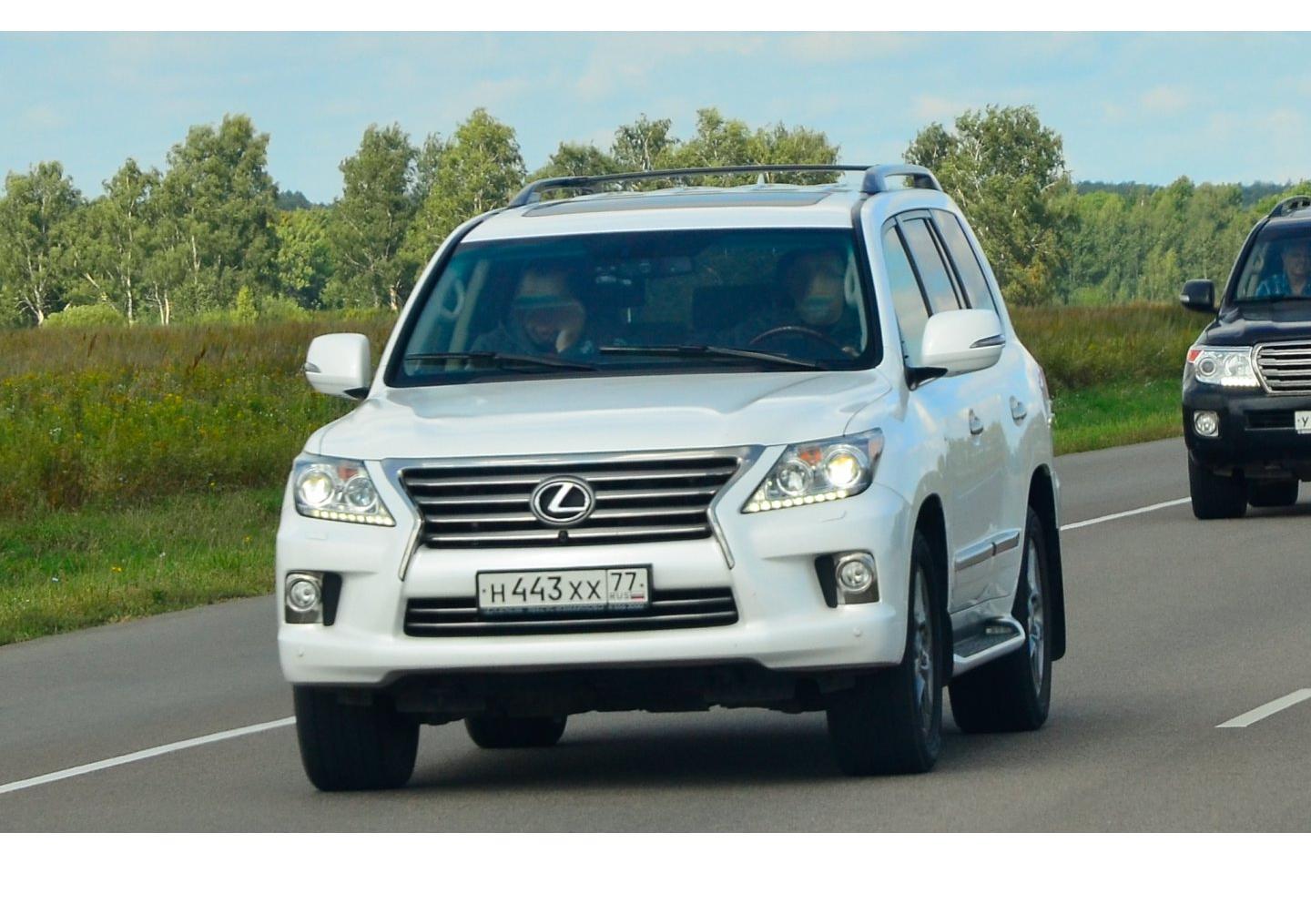 Автомобиль госномер Н443ХХ77