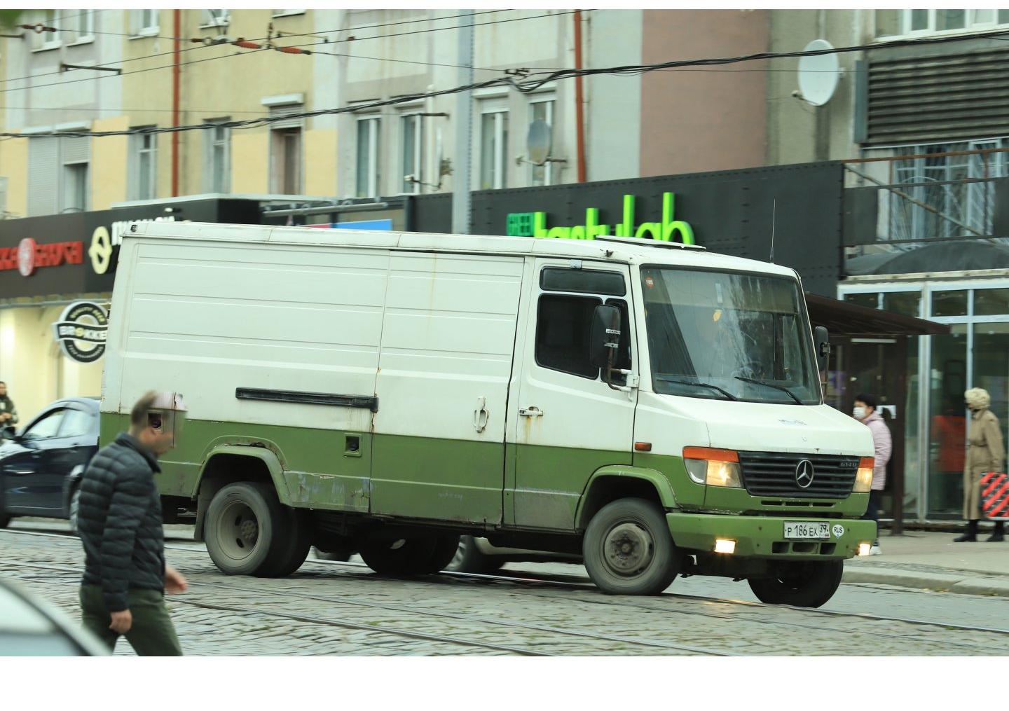 Автомобиль госномер Р186ЕХ39