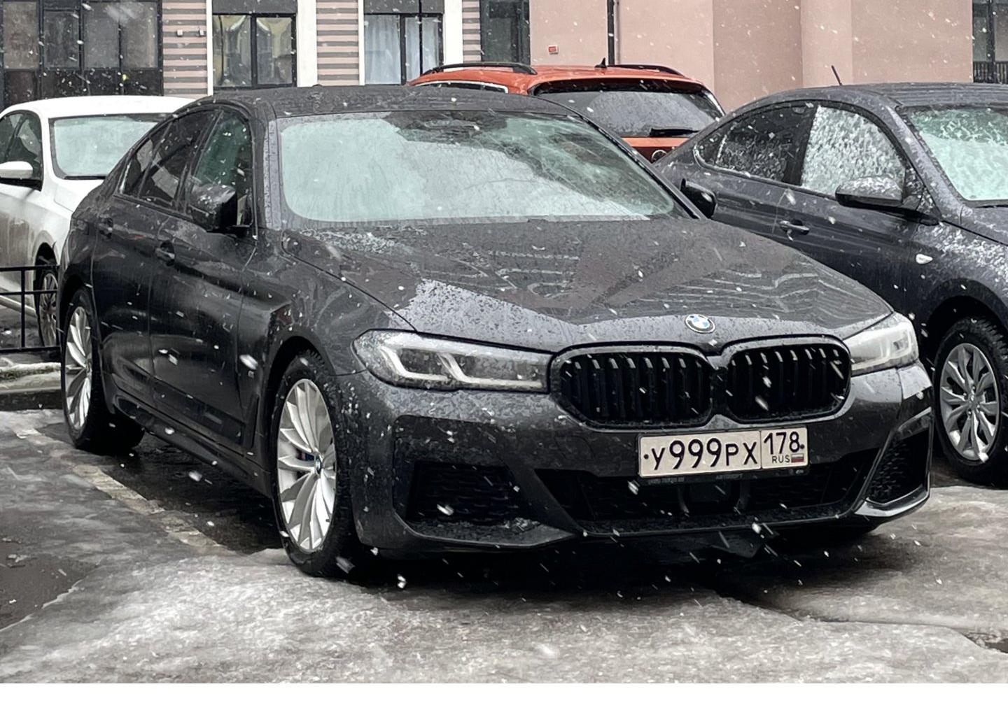 Автомобиль госномер У999РХ178