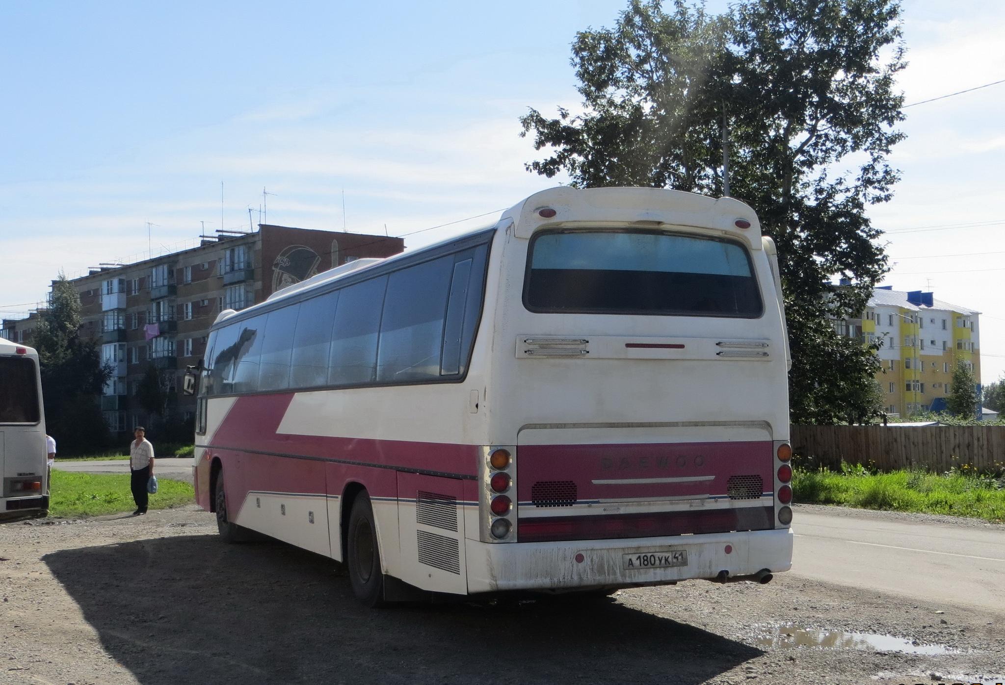 Автомобиль госномер А180УК41