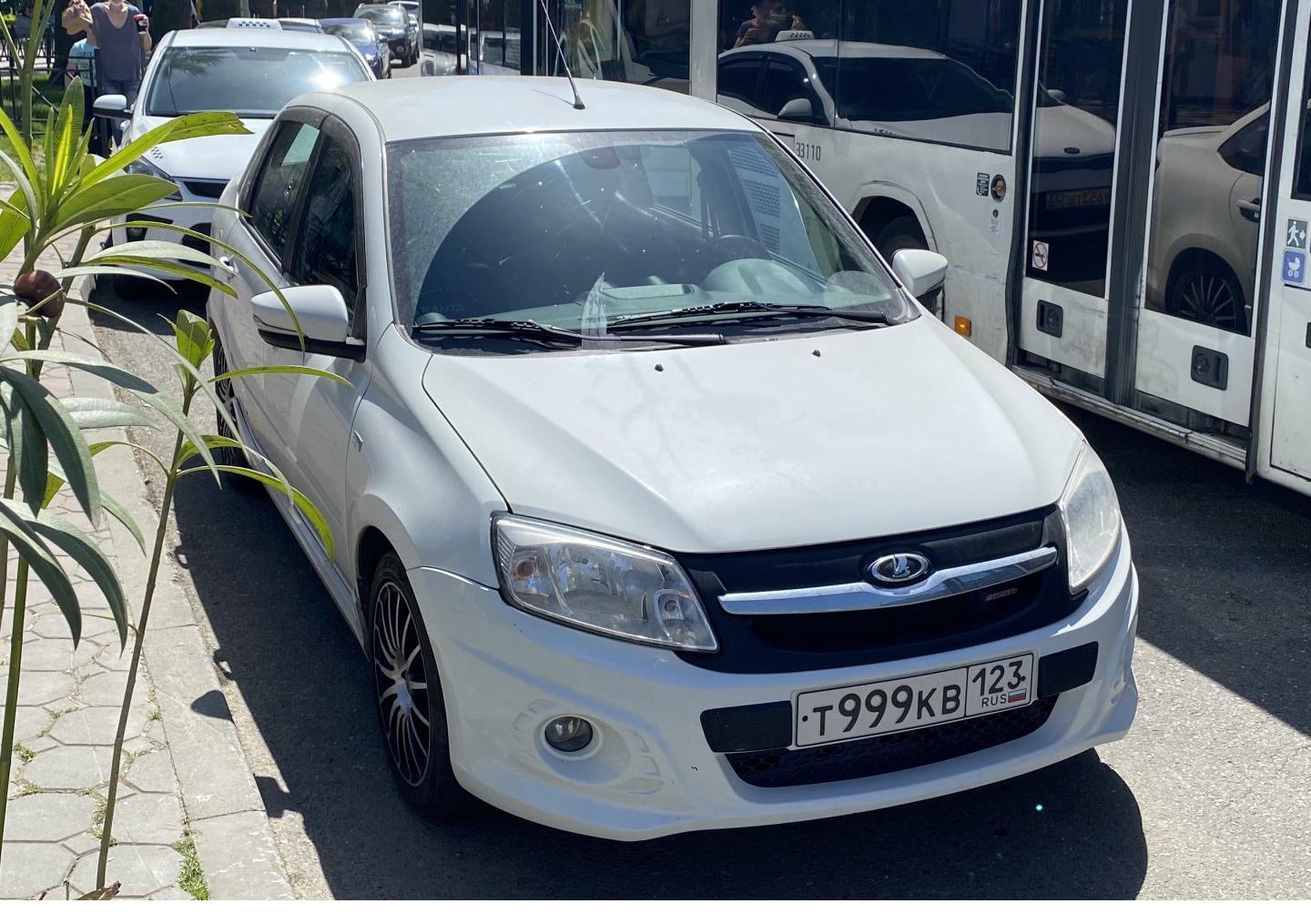 Автомобиль госномер Т999КВ123
