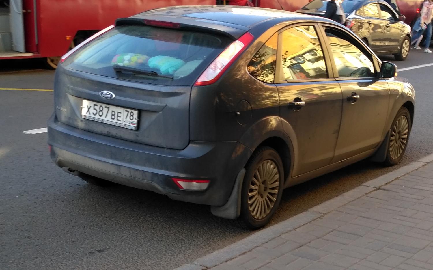 Автомобиль госномер Х587ВЕ78