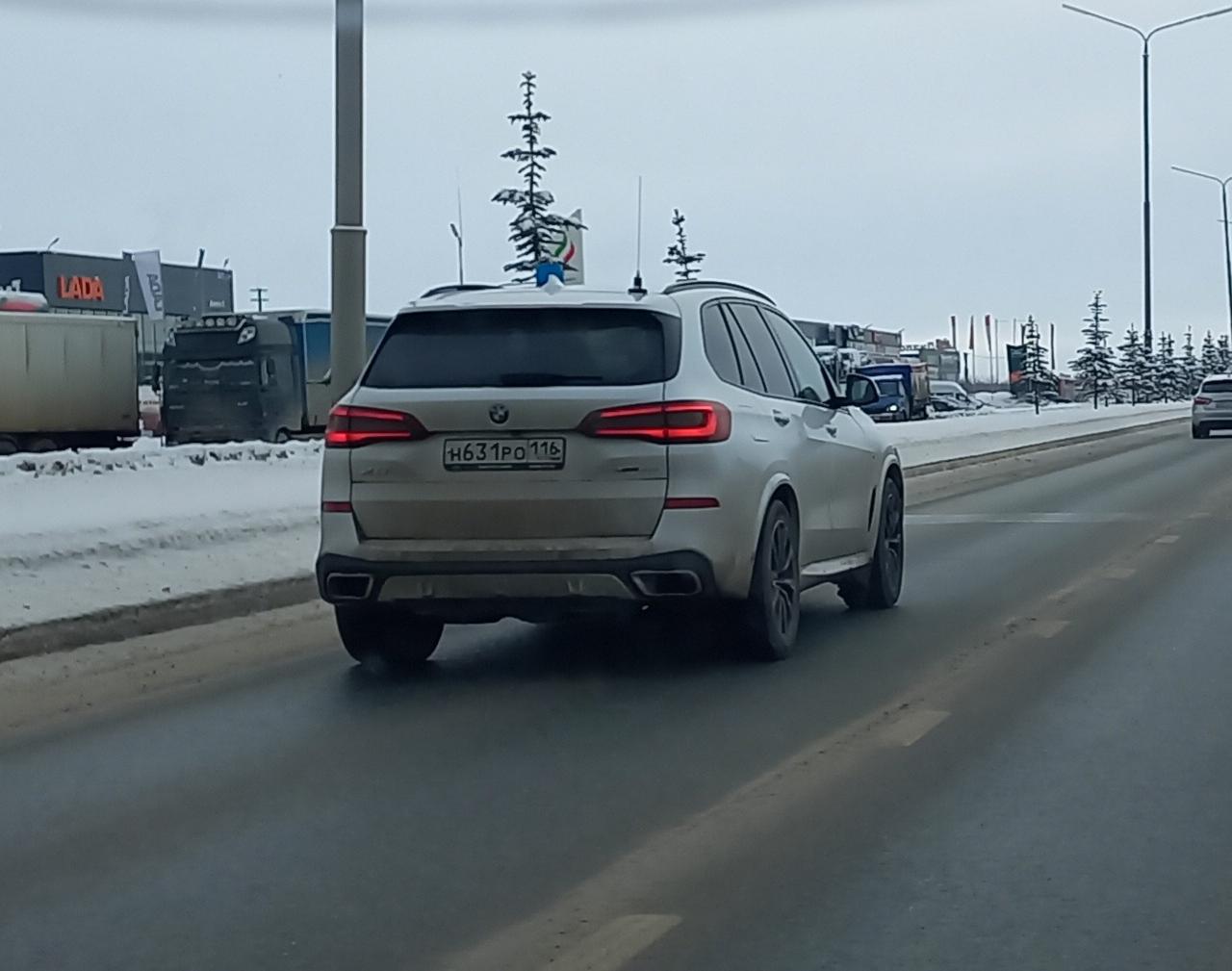 Автомобиль госномер Н631РО116