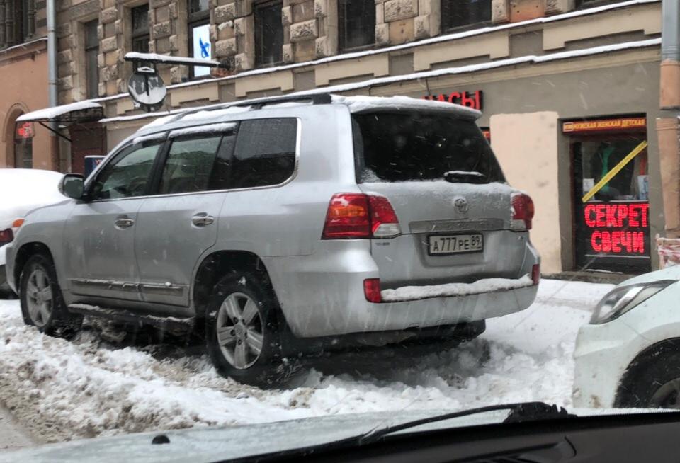 Автомобиль госномер А777РЕ89