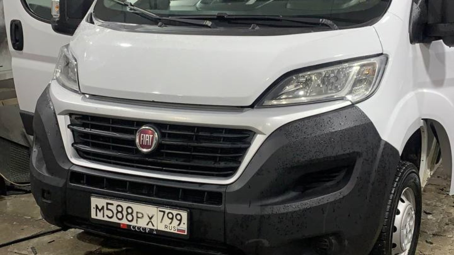 Автомобиль госномер М588РХ799