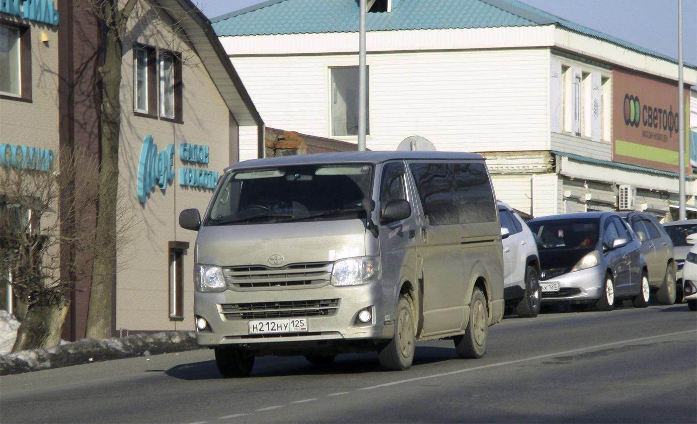 Автомобиль госномер Н212НУ125