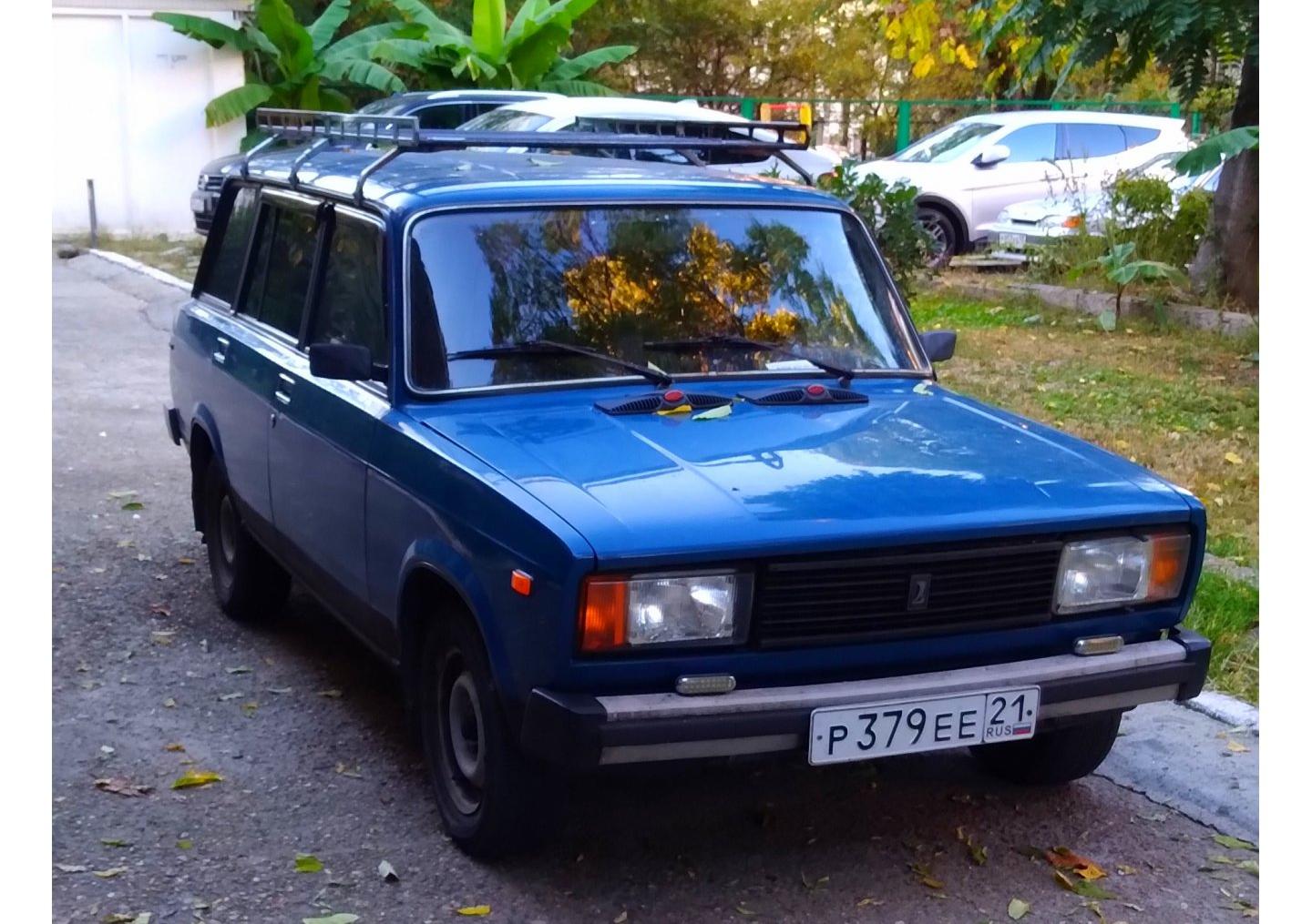 Автомобиль госномер Р379ЕЕ21