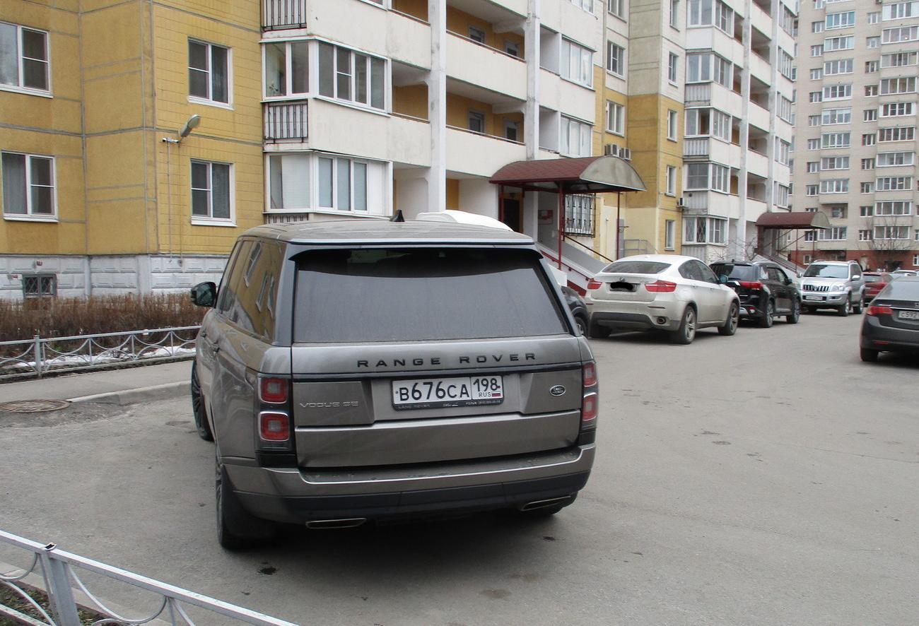 Автомобиль госномер В676СА198