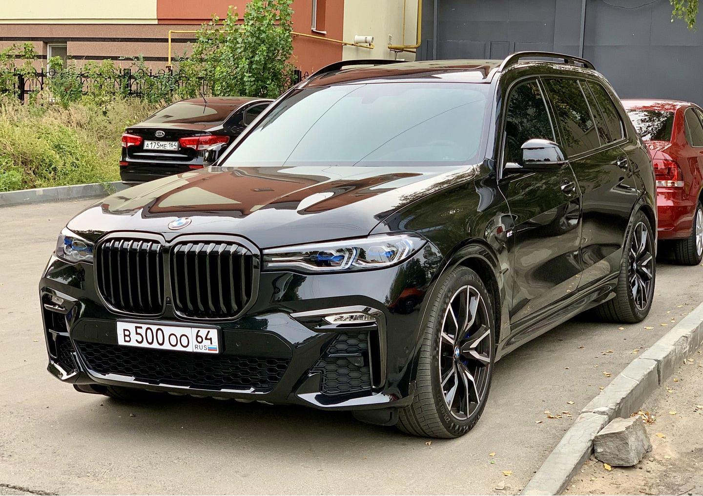 Автомобиль госномер В500ОО64