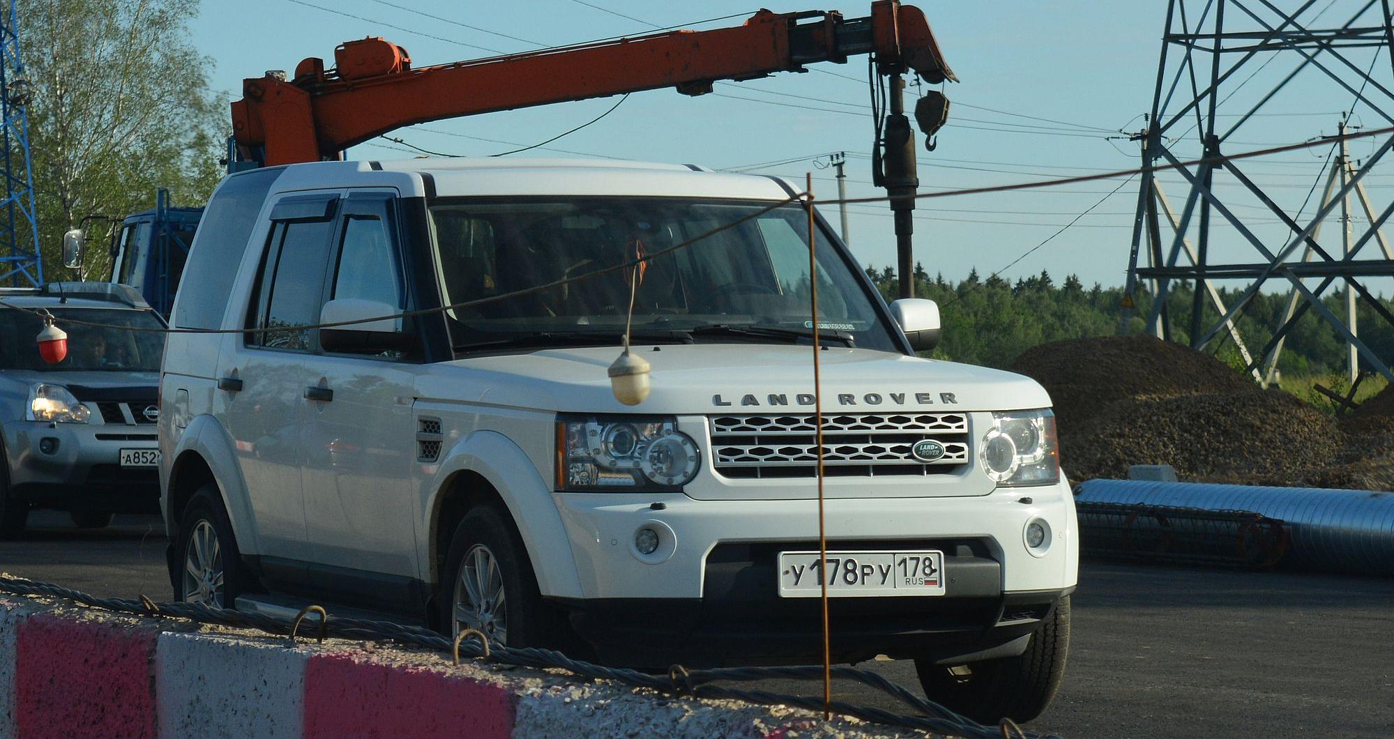 Автомобиль госномер У178РУ178