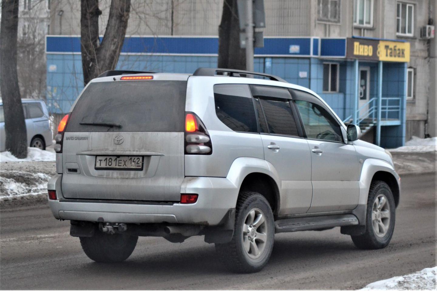 Автомобиль госномер Т181ЕХ142