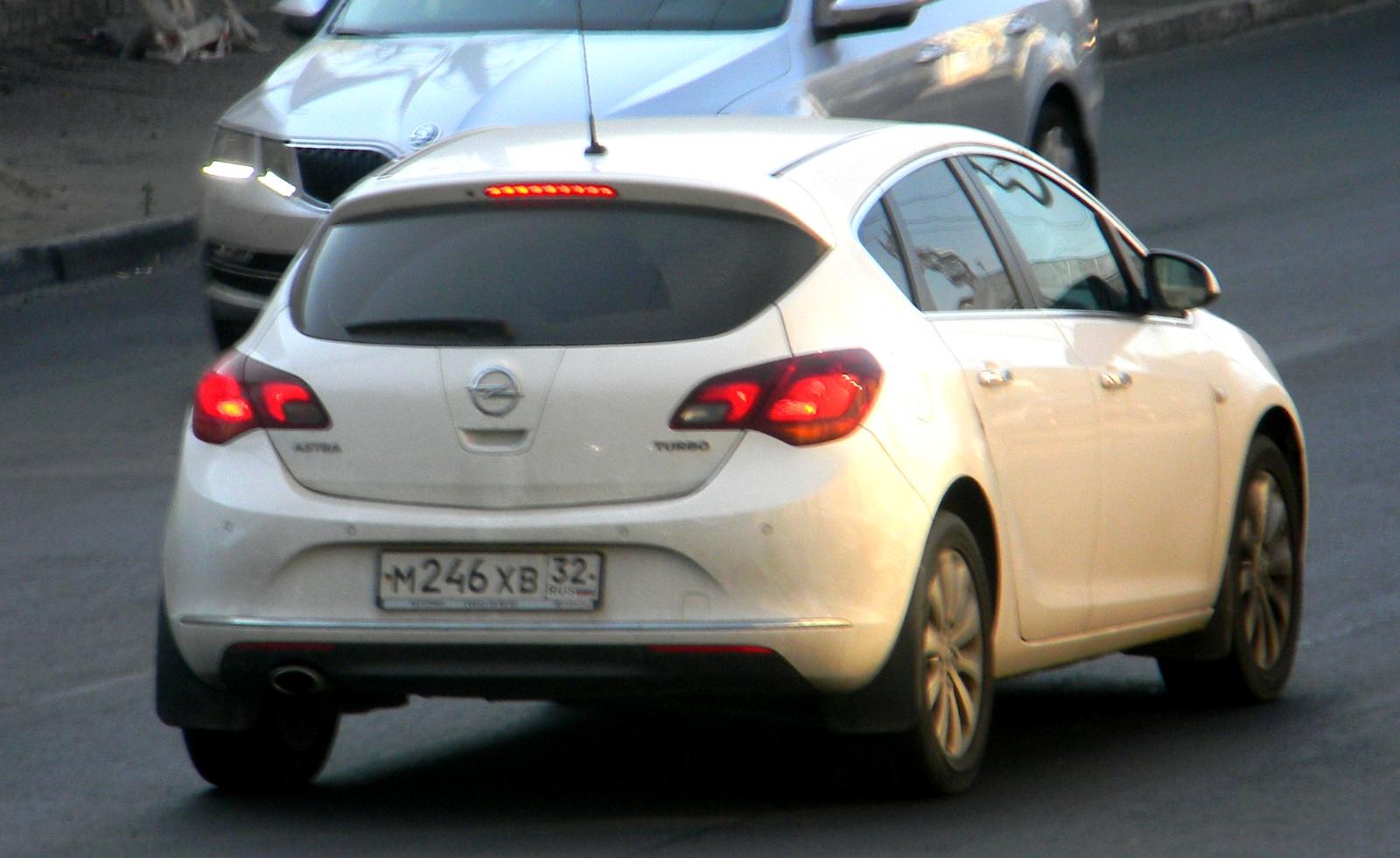 Автомобиль госномер М246ХВ32