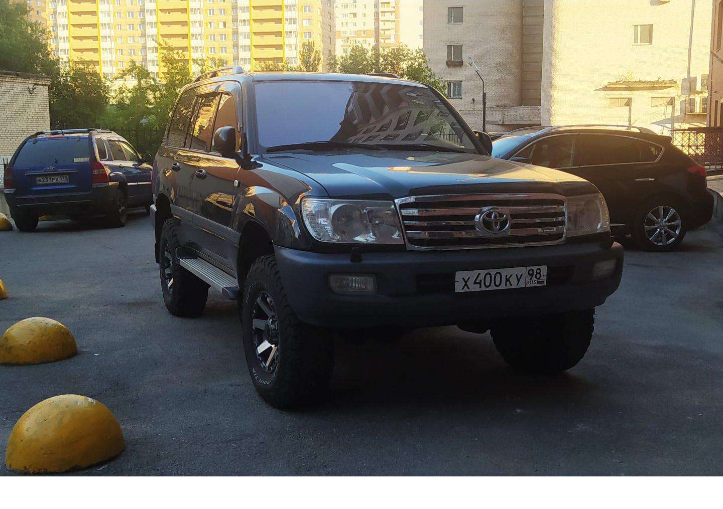 Автомобиль госномер Х400КУ98