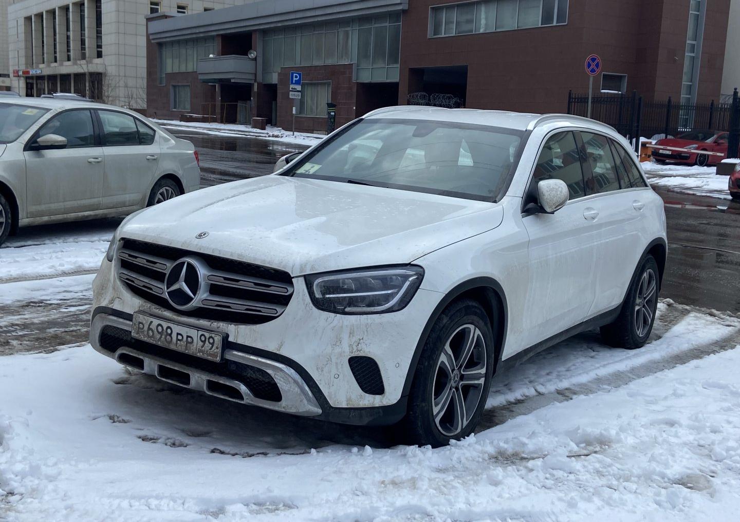 Автомобиль госномер Р698РР99