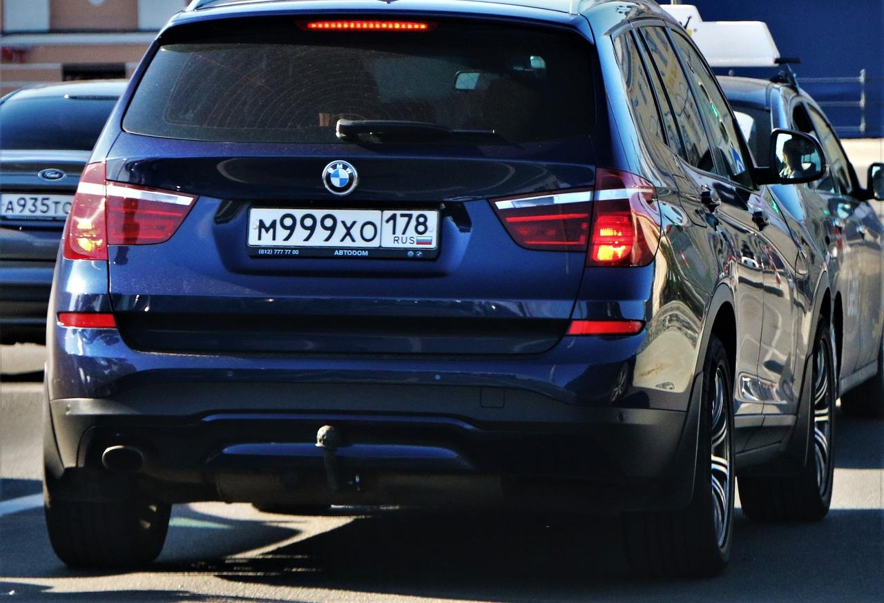 Автомобиль госномер М999ХО178