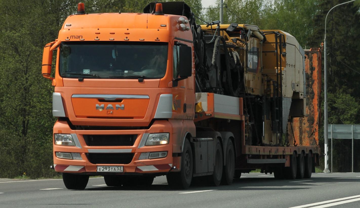 Автомобиль госномер Е293ТА53